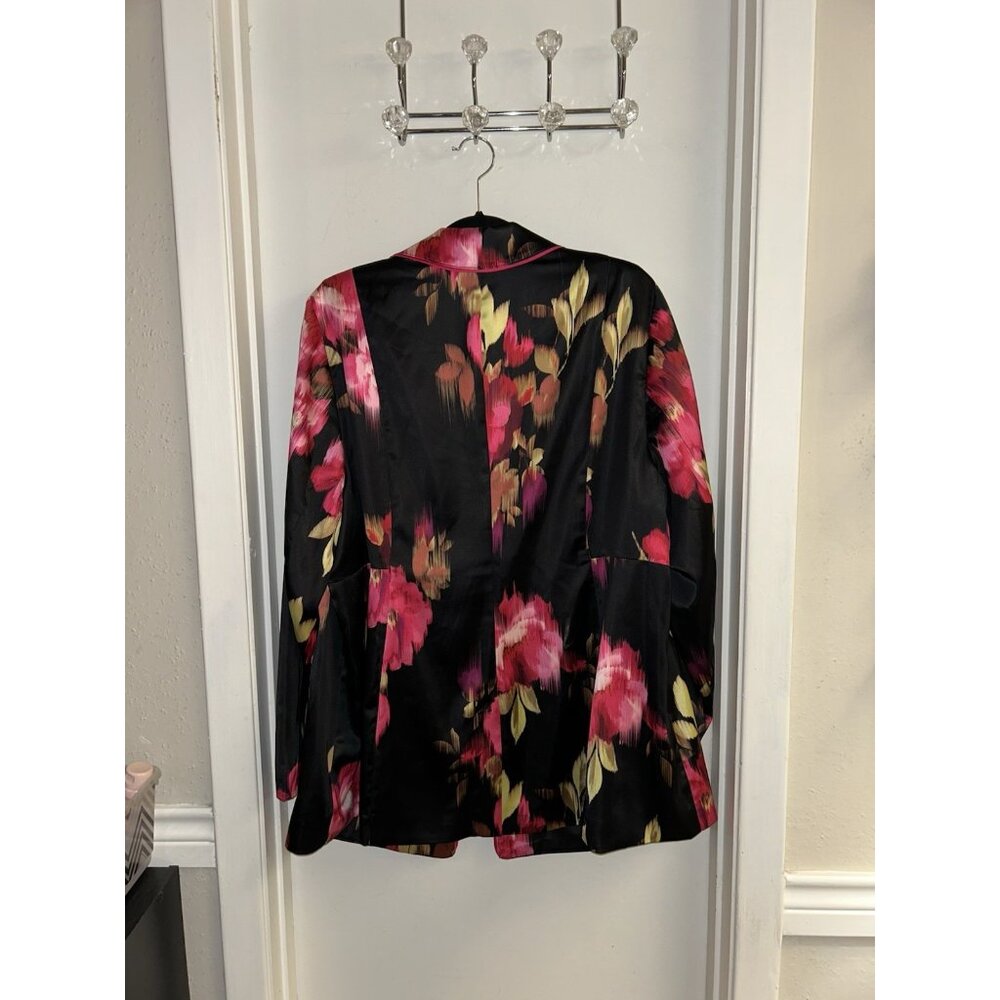 Torrid Black Pink Floral Satin Open Front Relaxed Business Casual Blazer Size 2X - Picture 5 of 7